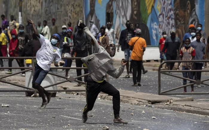 На протестах в Сенегале после ареста оппозиционера погибли два человека
