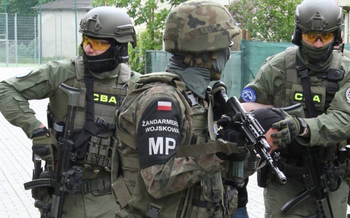 Спецслужбы Польши заявили об аресте двух россиян по подозрению в шпионаже
