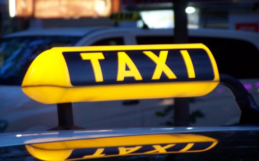 В Баку произошло ДТП с участием такси 