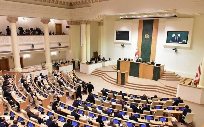 В парламент Грузии внесли законопроект, запрещающий выдачу вида на жительство гражданам России
