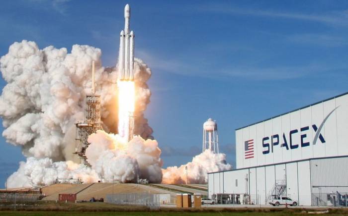 Минюст США подал в суд на компанию SpaceX
