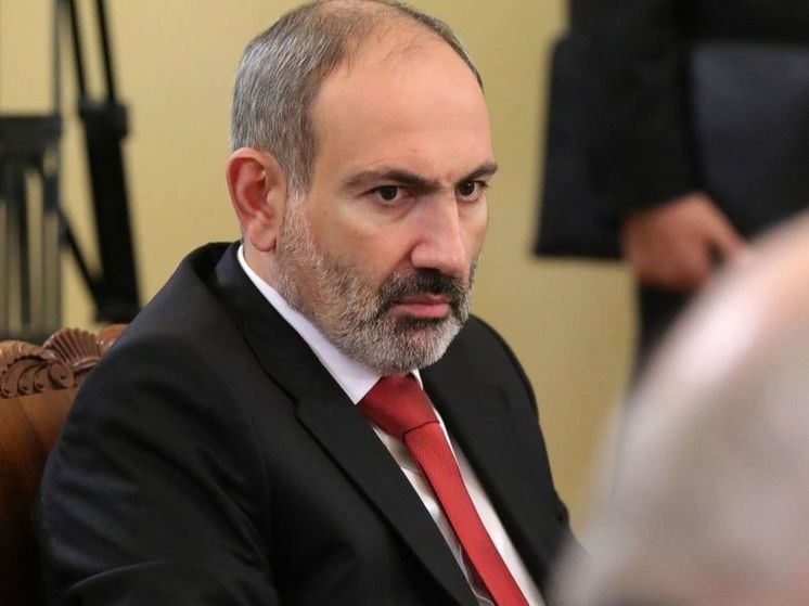 Пашинян обвинил РФ в провале миротворческой миссии в Карабахе
