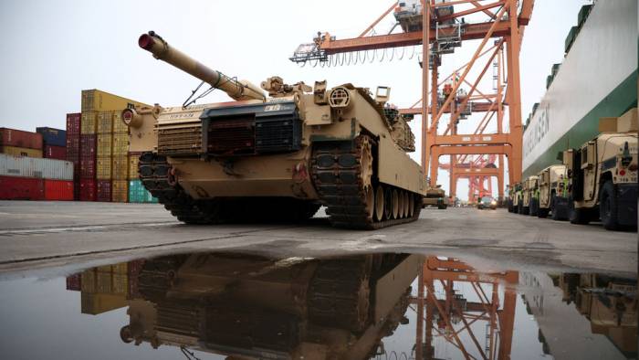 Первые танки Abrams прибыли в Украину, - The New York Times
