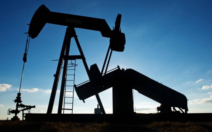 Страны ОПЕК+ снизили добычу нефти в августе на 20 тыс. б/с
