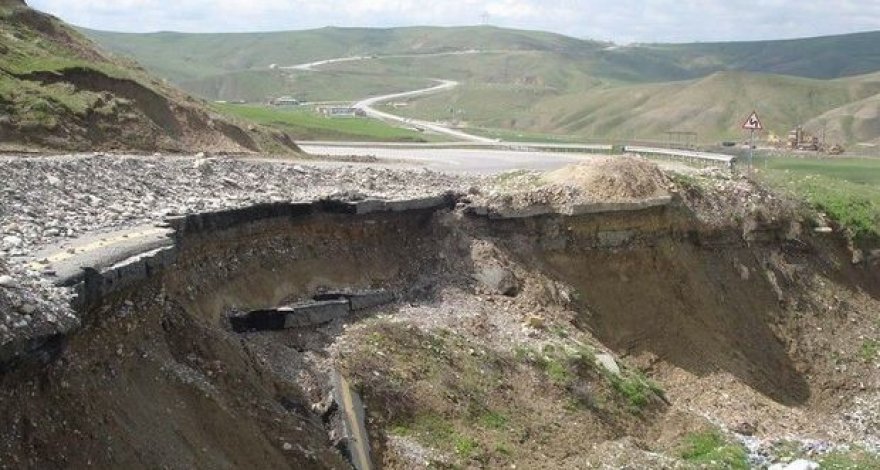 В Огузском районе произошел оползень
