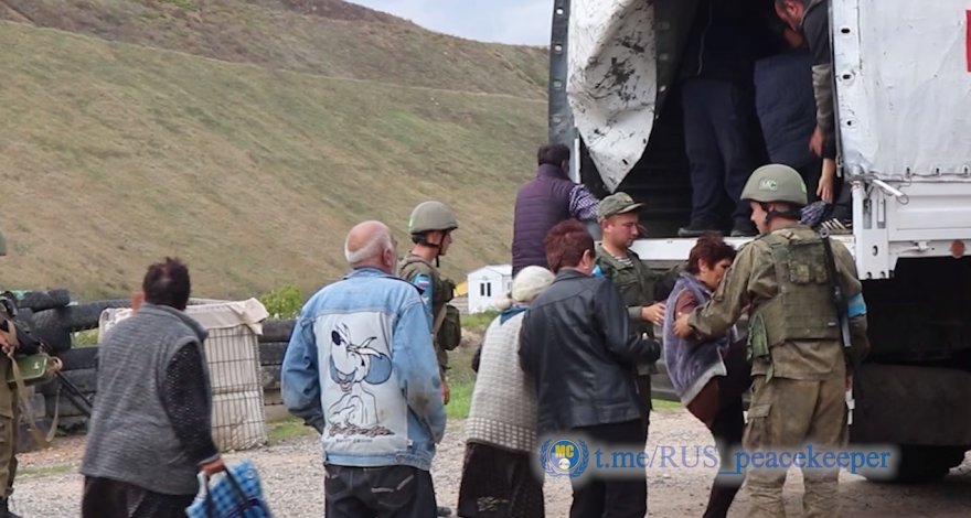 Армянские жители трех районов Карабаха эвакуируются в Ханкенди, а оттуда в Армению