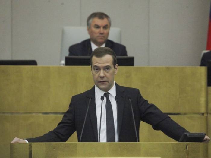 Медведев призвал приостановить дипломатические отношения с ЕС
