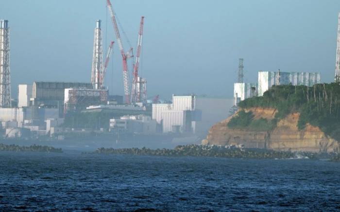 В Японии завершили сброс первой партии воды с АЭС "Фукусима-1"
