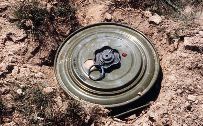 Минобороны: Армения массово закладывает новые мины в Карабахе
