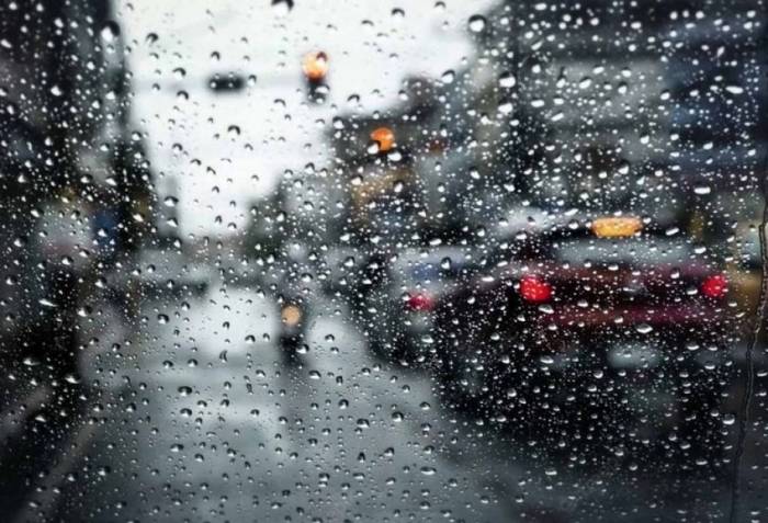 В связи с дождливой погодой видимость на дорогах Азербайджана будет ограничена
