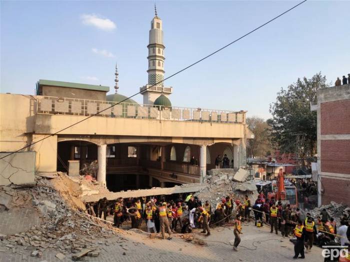В Пакистане произошло два взрыва рядом с мечетями, погибли более 50 человека
