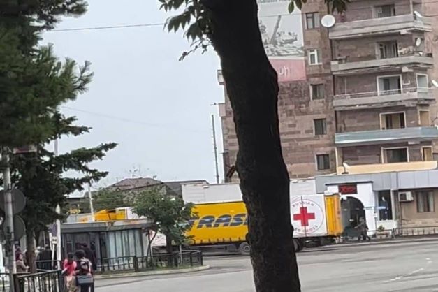 Грузовой автомобиль Российского Красного Креста доехал до Ханкенди - ФОТО