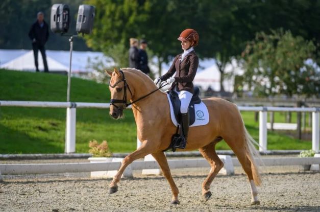 Представительница Азербайджана заняла третье место на открытом чемпионате по конному спорту

