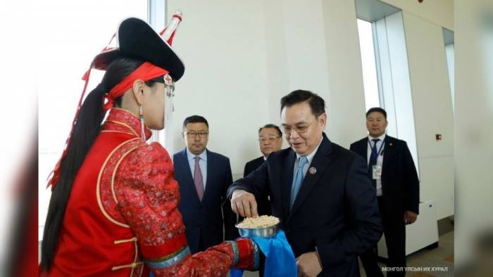 Председатель Национальной ассамблеи Лаоса прибыл в Монголию
