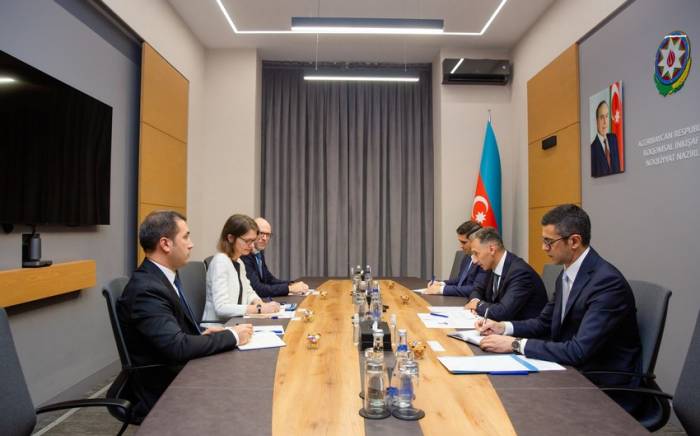Азербайджан и Всемирный банк обсудили сотрудничество в сферах ИКТ и транспорта
