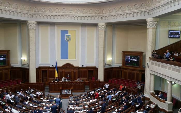 Верховная Рада Украины одобрила отставку главы Минобороны
