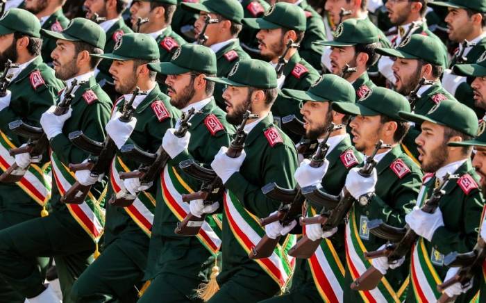 Иранский КСИР стягивает технику и вооружения на границе с Ираком
