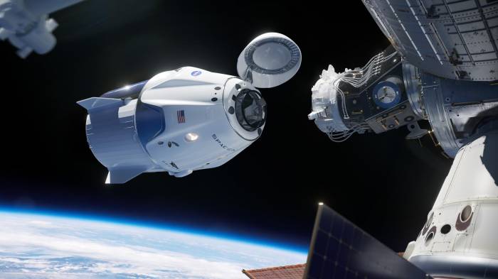 Корабль Crew Dragon с космонавтом Федяевым отстыковался от МКС
