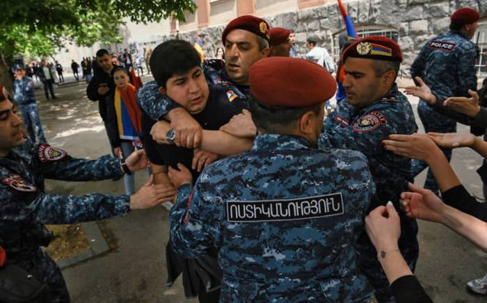 В Ереване полиция задержала 46 протестующих
