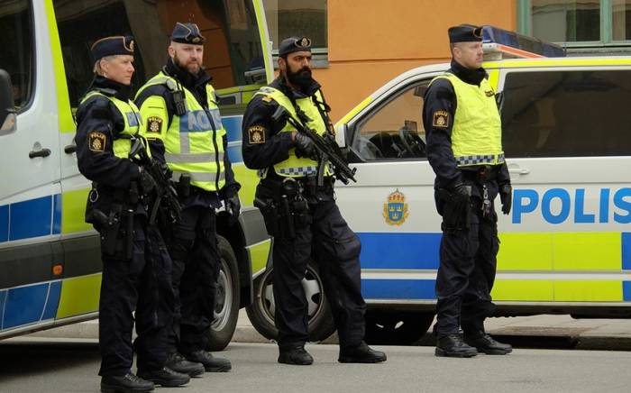 Полиция Швеции задержала трех подростков, участвовавших в сожжении Корана
