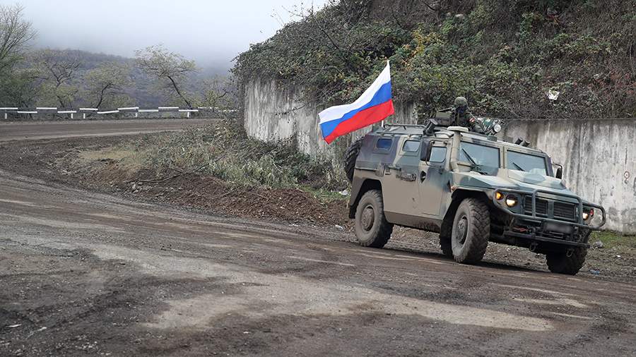 В Карабахе обстреляли автомобиль с российскими миротворцами