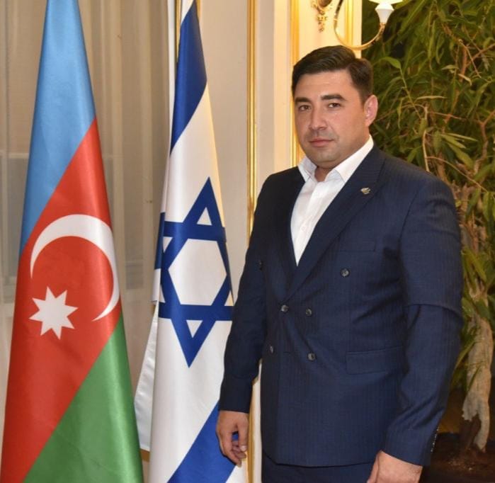 В Азербайджане отреагировали на осквернение синагоги в Ереване 