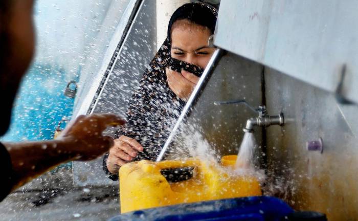Израиль возобновил поставки воды в Сектор Газа
