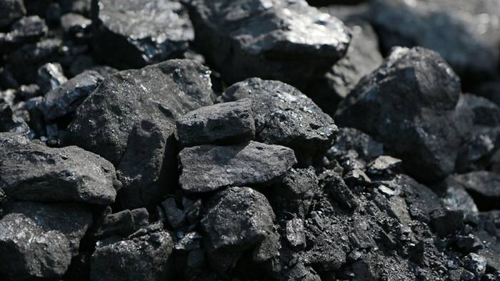 Казахстан продлевает запрет на вывоз угля автотранспортом

