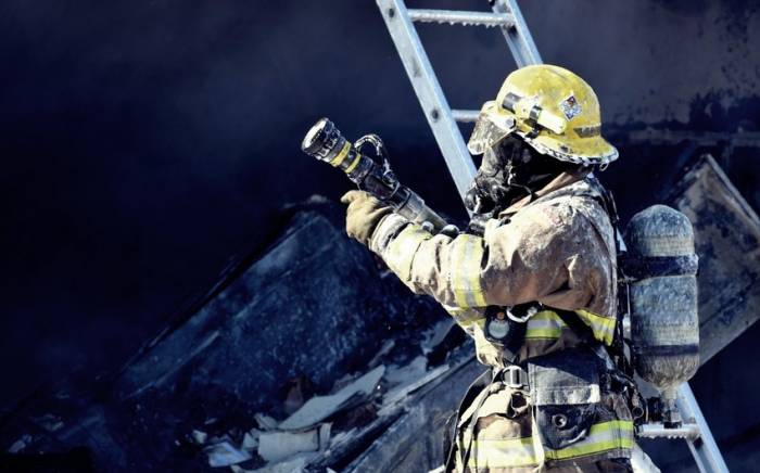 В Иране при взрыве газа в жилом доме погибли восемь человек
