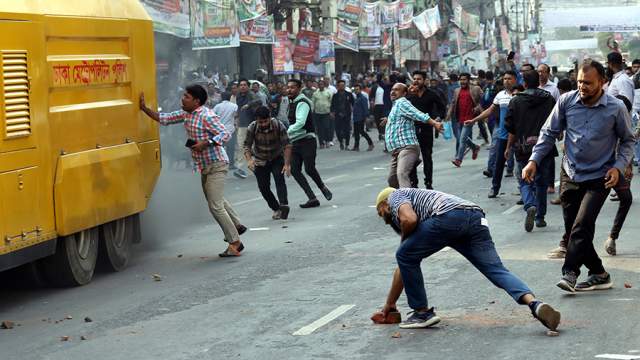 В Дакке завели дела против 1,3 тыс. человек после беспорядков на акции протеста
