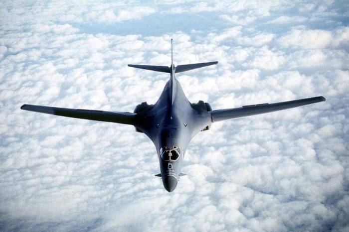 США перебрасывают в Великобританию группу стратегических бомбардировщиков В-1B
