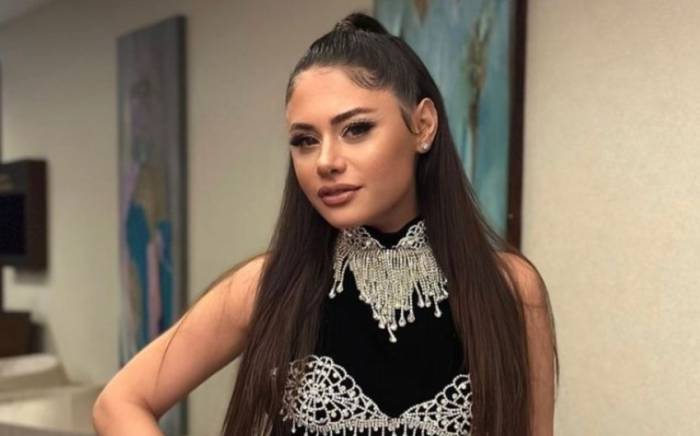 Азербайджанская певица Самира Эфенди вернулась из Израиля в Баку
