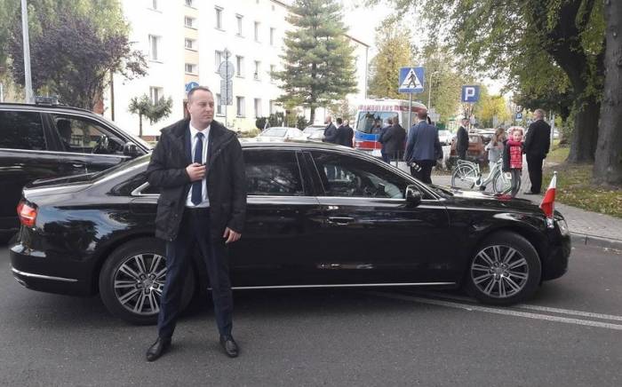 В автомобиле канцелярии президента Польши обнаружили датчик слежения
