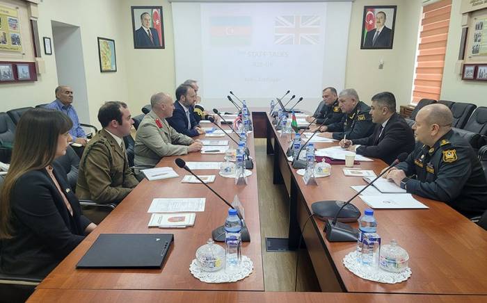В Баку прошли штабные переговоры между министерствами обороны Азербайджана и Великобритании
