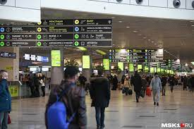 В московских аэропортах задержали и отменили около 30 рейсов
