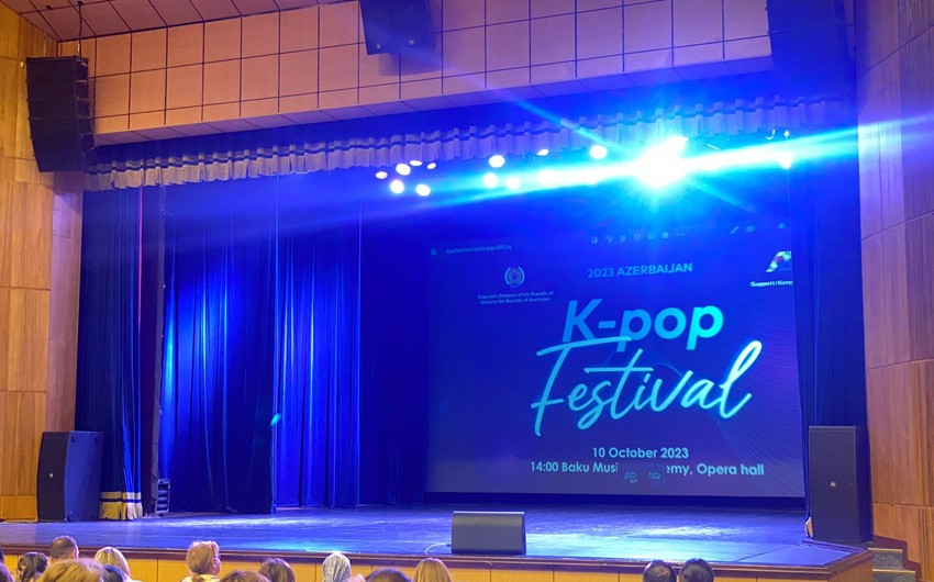 В Баку открылся ежегодный фестиваль корейской музыки в жанре K-pop