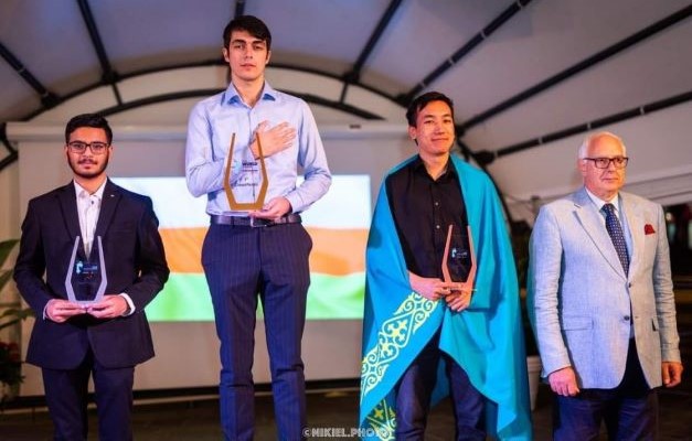 Награждены азербайджанские шахматисты, ставшие чемпионами мира
