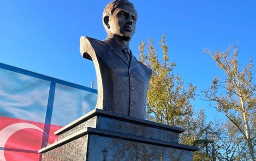 В Грузии состоялось открытие памятника герою Рахибу Мамедову 