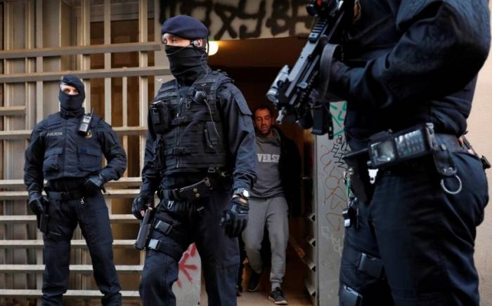 В Испании в ходе антитеррористической операции задержали двух несовершеннолетних
