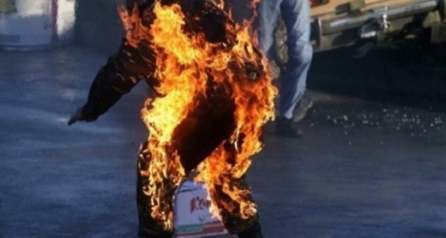 В Агстафе 24-летний парень облил себя бензином и поджег