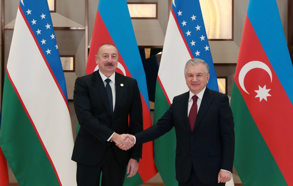 В Ташкенте состоялась встреча Ильхама Алиева с Шавкатом Мирзиёевым