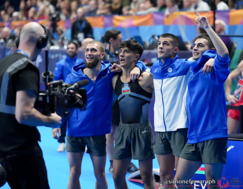 Азербайджанские гимнасты впервые стали чемпионами мира в командном зачете в соревнованиях по тамблингу