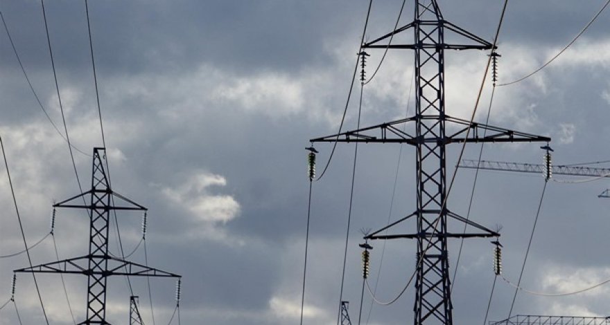 В некоторых районах Гянджи приостановлено электроснабжение из-за сильного ветра