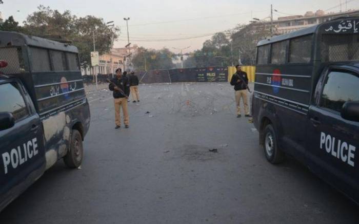 В Пакистане из-за нападения на завод буровой компании погибли двое полицейских

