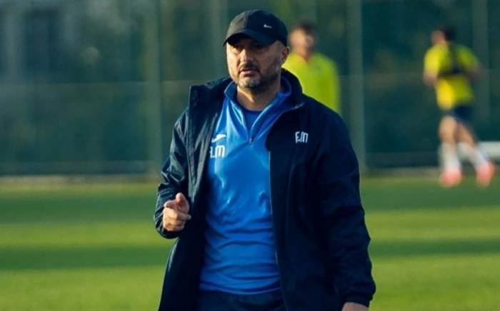 Главный тренер футбольного клуба "Кяпаз" и его помощники подали в отставку

