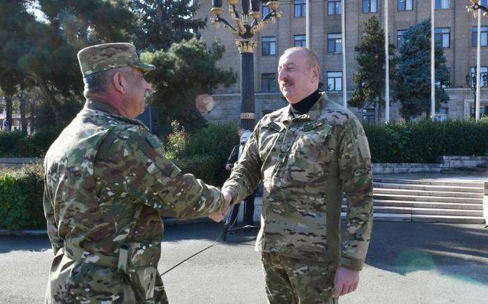 Парадом Победы в Ханкенди командовал начальник Генштаба азербайджанской армии -ФОТО
