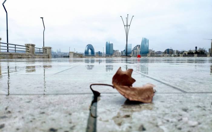 Завтра в Баку воздух прогреется до 23 градусов
