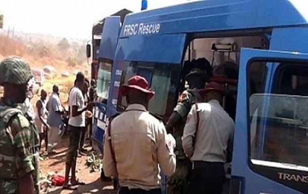 На западе Нигерии в ДТП погибли 17 человек
