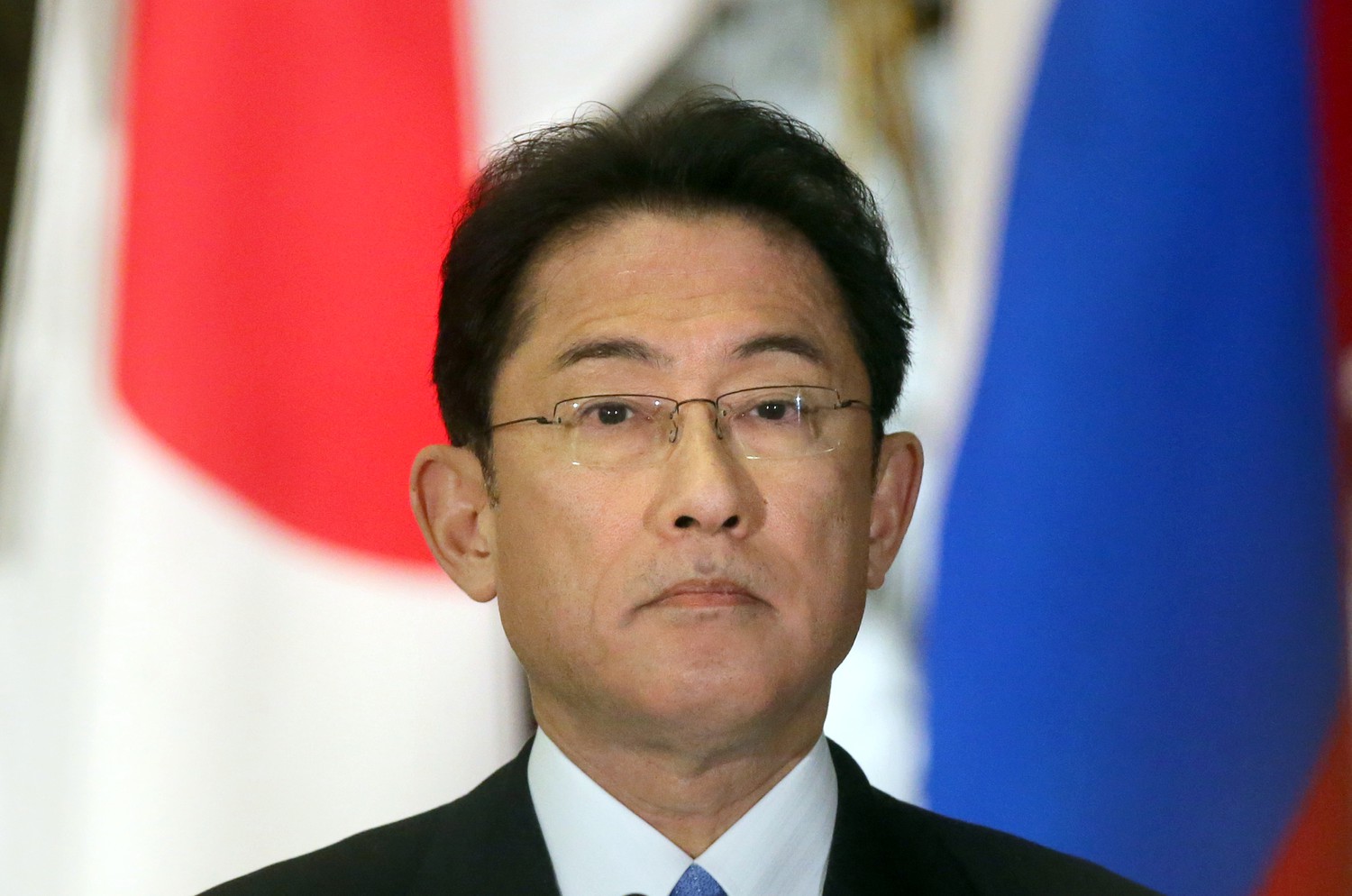Рейтинг правительства Японии достиг рекордного минимума