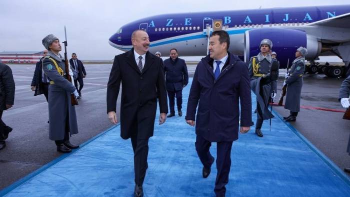 Президент Азербайджана Ильхам Алиев прилетел в Астану
